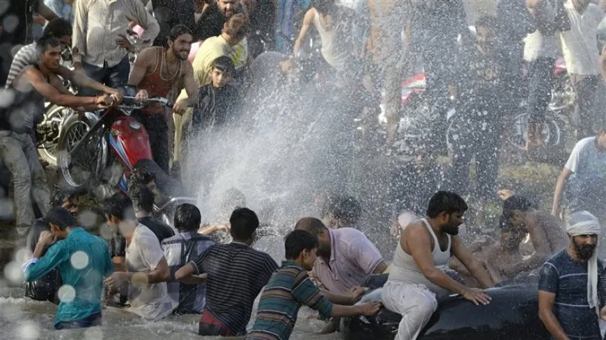 مقتل وإصابة 53 شخصاً جراء عواصف قوية في باكستان