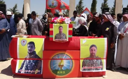 تشييع جثمان شهيد ومراسم غيابية لآخر في مقاطعة الرقة