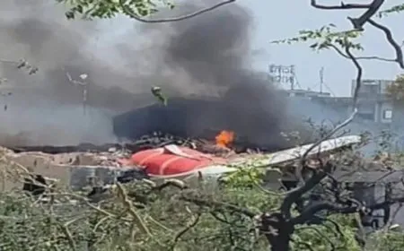 تحطم طائرة في الهند على متنها 242 شخصاً 
