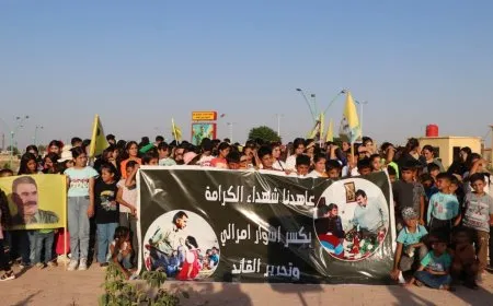 الأطفال يوجهون التحية للقائد عبد الله أوجلان ويرسلون محبتهم له