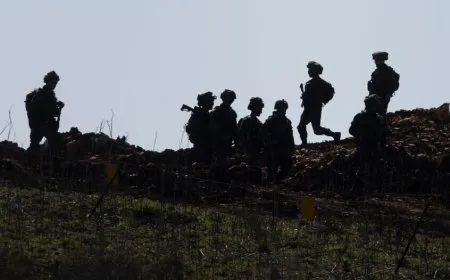 إسرائيل تحشد قواتها شمالاً وتعلن حالة الطوارئ على الحدود مع سوريا