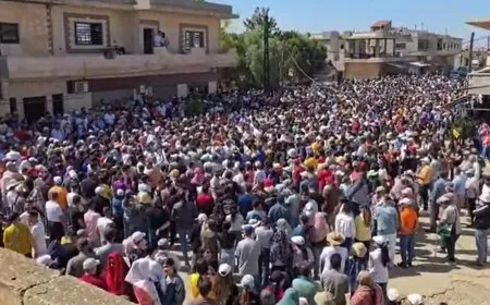 احتجاجات في حمص مطالبة بمحاسبة جناة جرائم القتل والانتهاكات