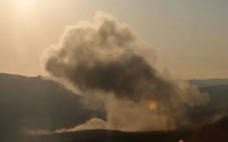 الجيش الإسرائيلي يعلن ضرب موقع لحزب الله في جنوب لبنان 