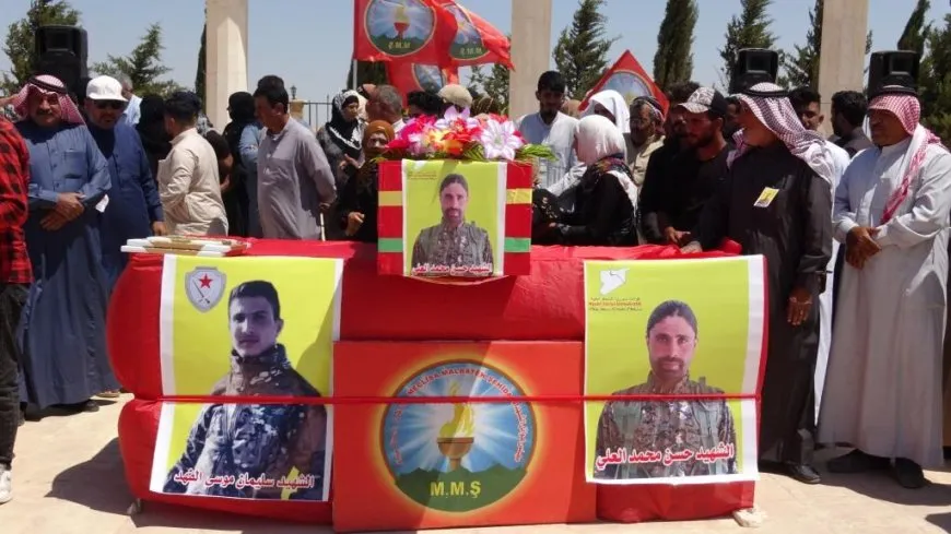 تشييع جثمان شهيد ومراسم غيابية لآخر في مقاطعة الرقة