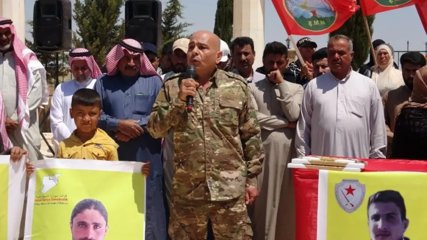 تشييع جثمان شهيد ومراسم غيابية لآخر في مقاطعة الرقة