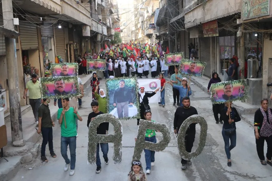 أهالي حلب يتظاهرون للمطالبة بالحرية الجسدية للقائد عبد الله أوجلان