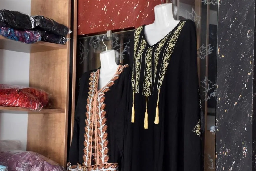 الدرباسية تستعيد تقاليدها مع اقتراب العيد: إقبال واسع على تفصيل الأزياء الشعبية