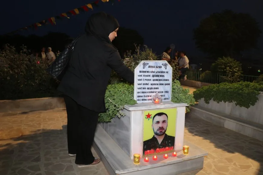 شمال وشرق سوريا يزيّن أضرحة شهدائه بالشموع والورود في ليلة عيد الأضحى