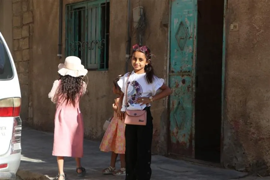 ضحكات وزينة.. مشاهد من فرحة الأطفال بالعيد 