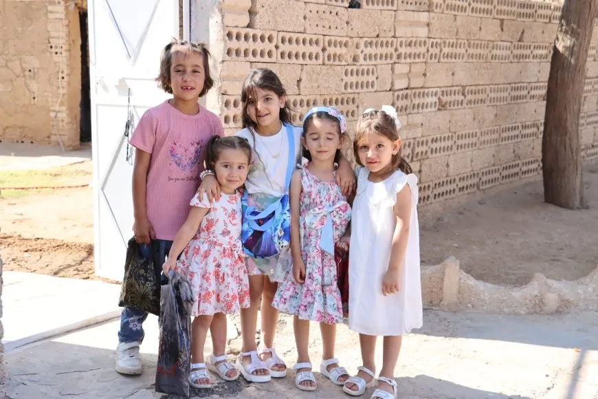 ضحكات وزينة.. مشاهد من فرحة الأطفال بالعيد 