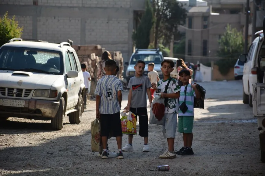ضحكات وزينة.. مشاهد من فرحة الأطفال بالعيد 