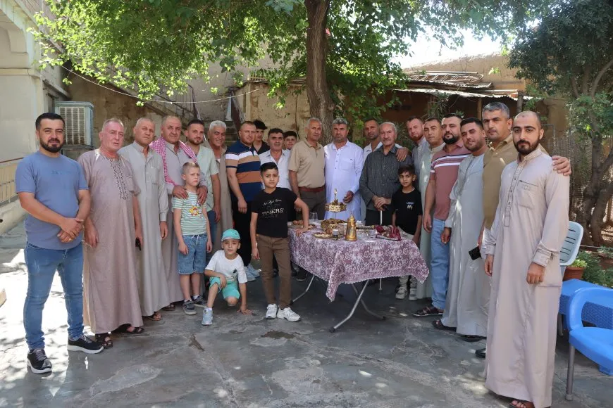 ضحكات وزينة.. مشاهد من فرحة الأطفال بالعيد 