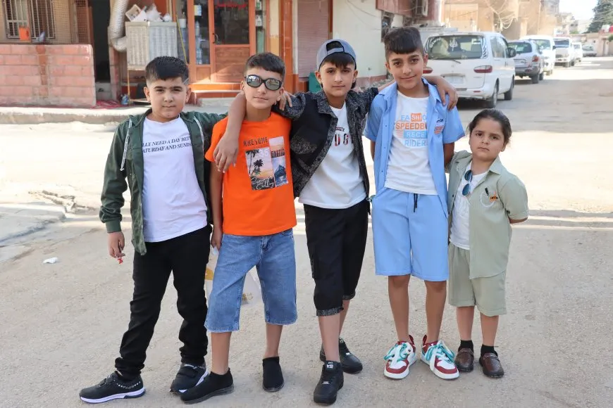 ضحكات وزينة.. مشاهد من فرحة الأطفال بالعيد 
