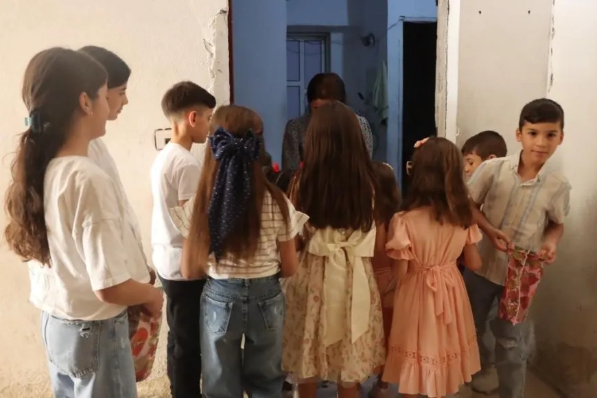 ضحكات وزينة.. مشاهد من فرحة الأطفال بالعيد 