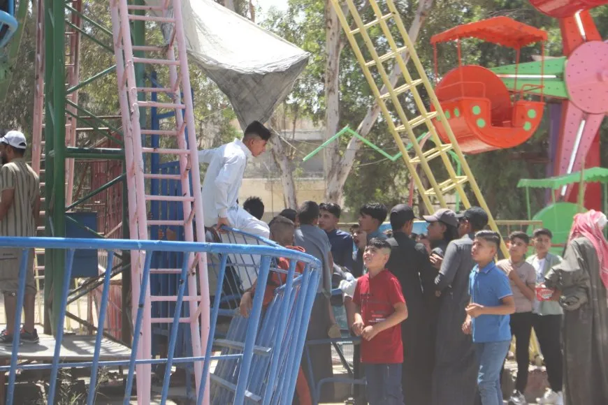 ضحكات وزينة.. مشاهد من فرحة الأطفال بالعيد 