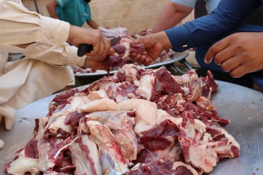 مبادرة كبرى لتوزيع لحوم الأضاحي على مئات الأسر في الطبقة