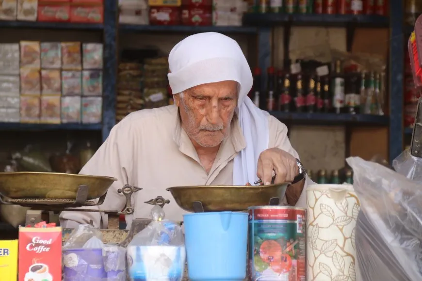 80 عاماً من الذكريات... محلٌّ يروي حكاية حي بأكمله