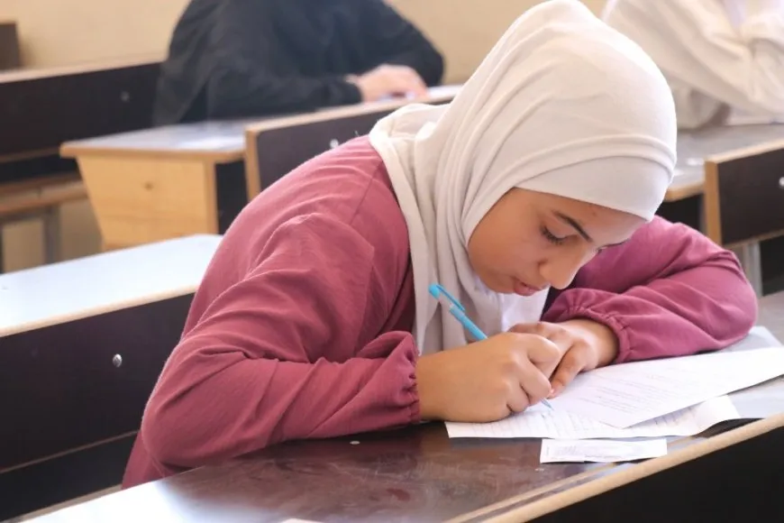 بدء امتحانات الشهادتين الإعدادية والثانوية للطلبة الأحرار