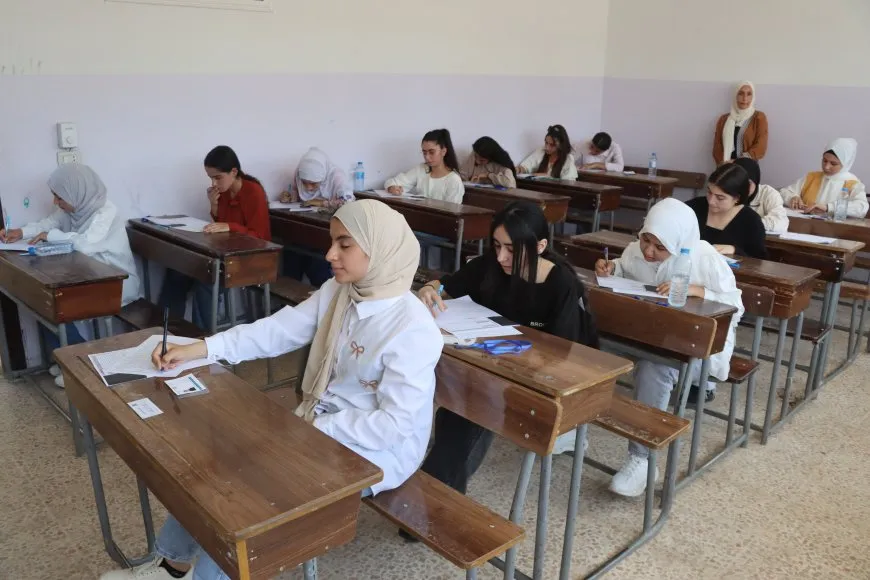 بدء امتحانات طلبة المرحلة الإعدادية وفق مناهج النظام السابق