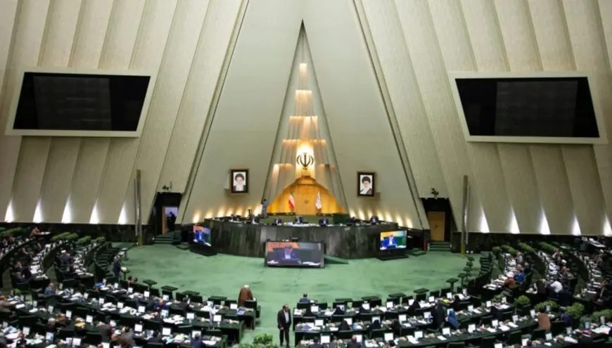 البرلمان الإيراني يوافق مبدئياً على تعليق التعاون مع الوكالة الدولية للطاقة الذرية