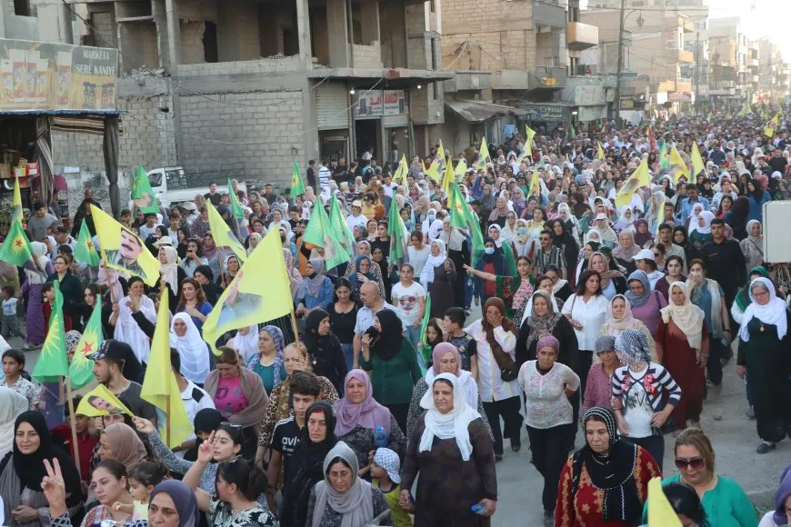 الآلاف يطالبون بالإفراج عن القائد عبد الله أوجلان