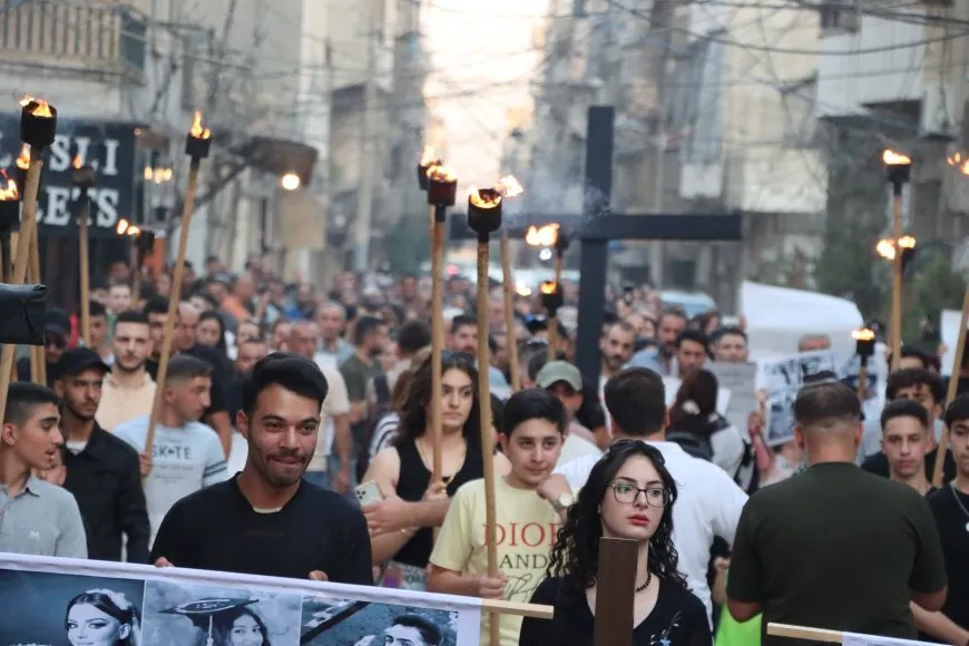 مسيحيو قامشلو يدينون استهداف كنيسة مار إلياس ويؤكدون أن الإدارة الذاتية صمام الأمان لعموم السوريين