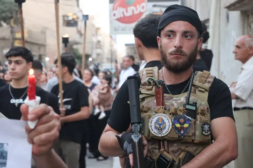 مسيحيو قامشلو يدينون استهداف كنيسة مار إلياس ويؤكدون أن الإدارة الذاتية صمام الأمان لعموم السوريين
