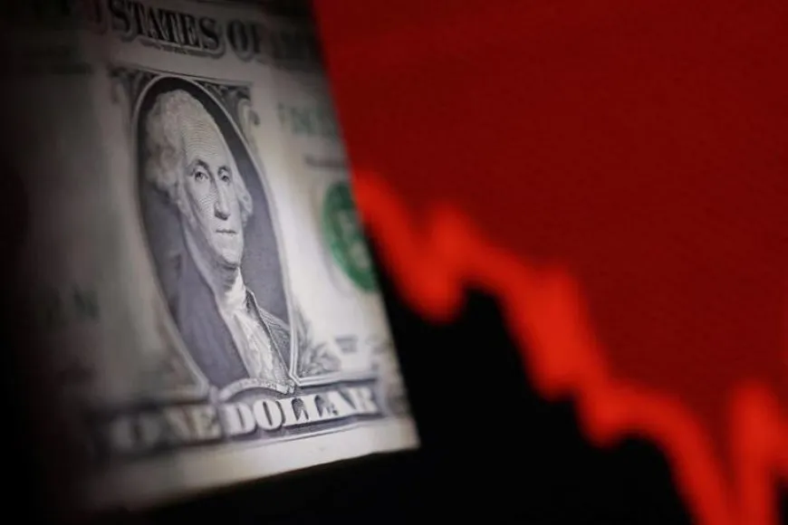 انخفاض الدولار إلى أدنى مستوى مقابل اليورو
