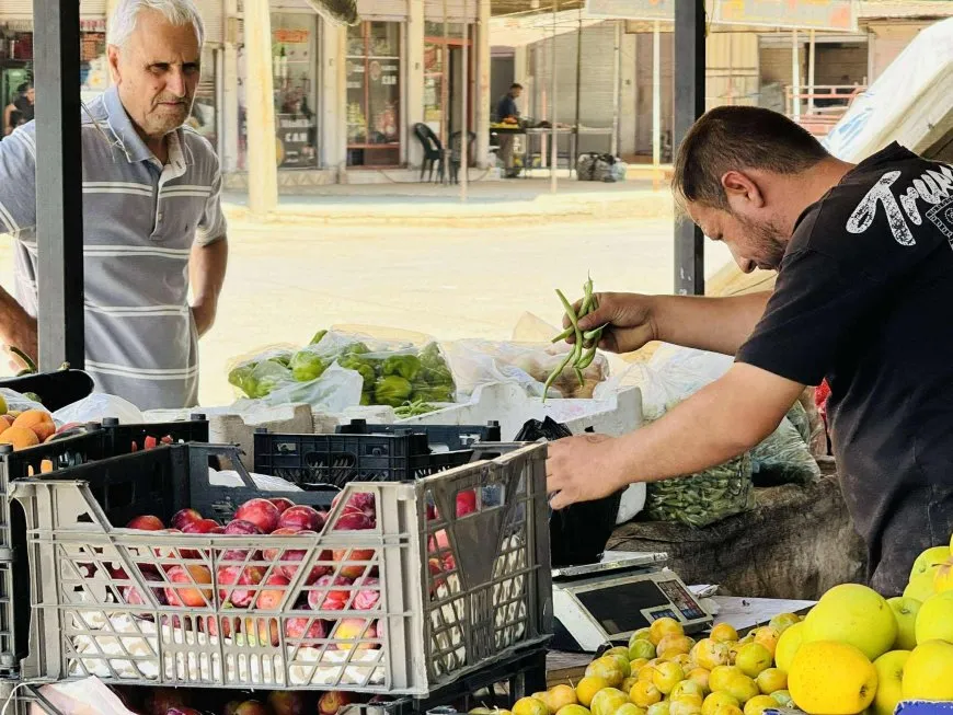 بلدية الشعب في قامشلو تنظم الأسواق وتمنع إشغال الأرصفة