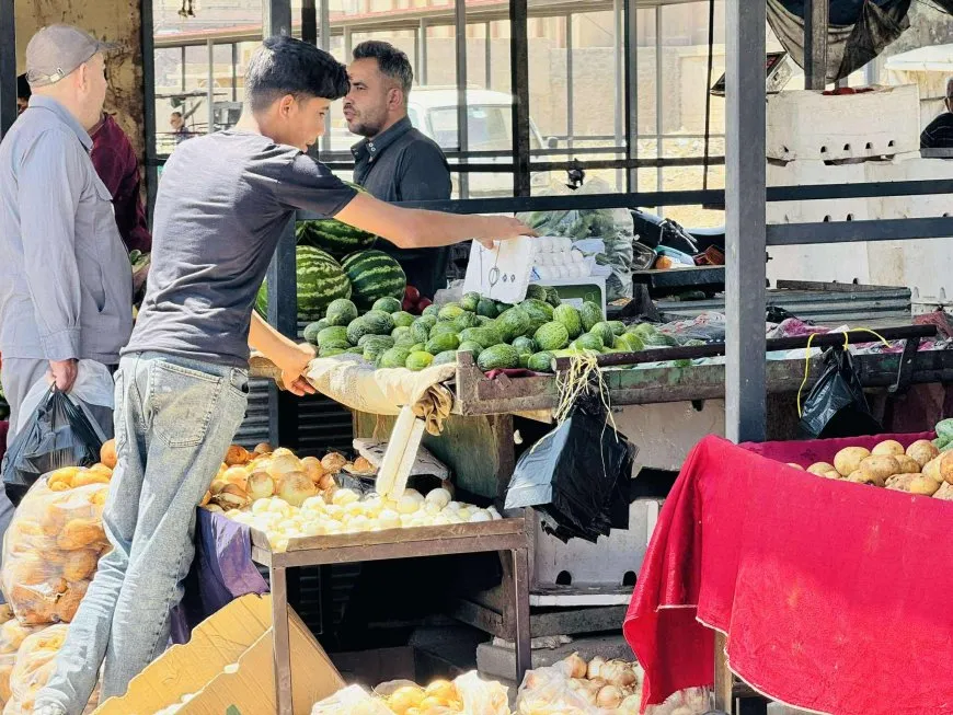 بلدية الشعب في قامشلو تنظم الأسواق وتمنع إشغال الأرصفة