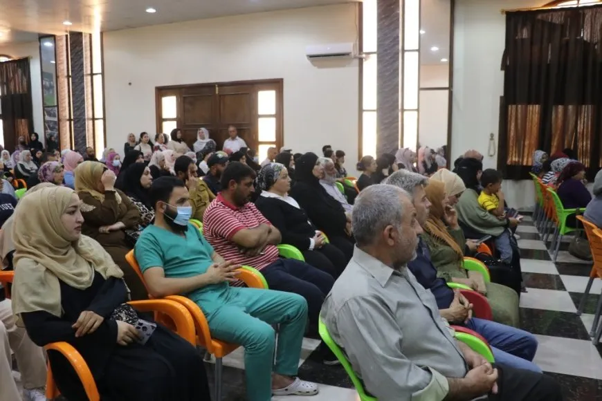 الطبقة تخلد تضحيات 32 شهيداً وشهيدة في مراسم استذكار