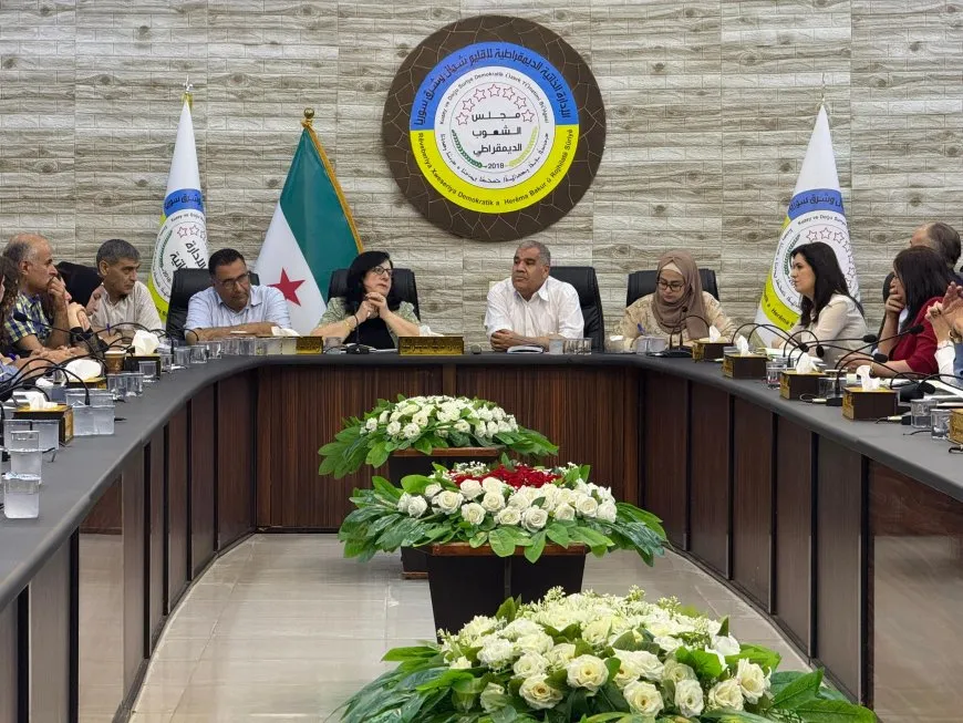 الإدارة الذاتية تخصص كل سبت يوماً للكومين حيث يعمل جميع موظفيها وفق مخطط الكومين
