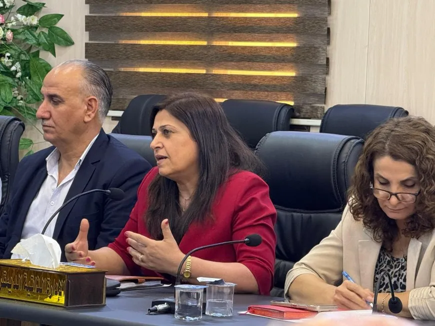 الإدارة الذاتية تخصص كل سبت يوماً للكومين حيث يعمل جميع موظفيها وفق مخطط الكومين