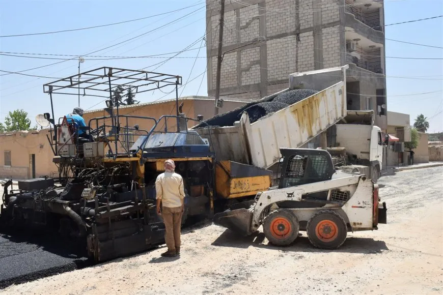 بلدية الشعب في الدرباسية تبدأ تنفيذ خطة شاملة لتزفيت الشوارع الرئيسة والفرعية