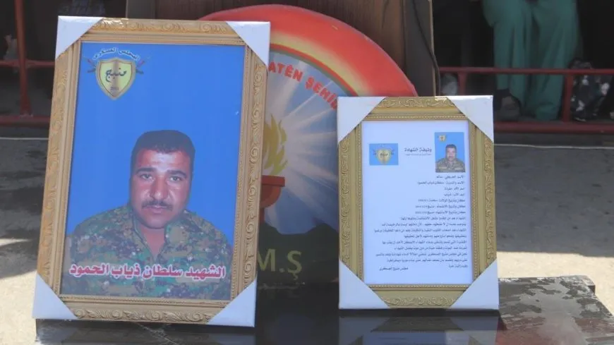 تقديم واجب العزاء لذوي مقاتل قسد سلطان ذياب الحمود في الرقة