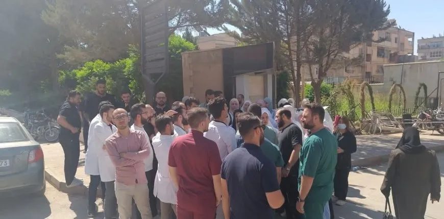 عاملون في مشفى حماة الوطني يطالبون بتوفير الحماية