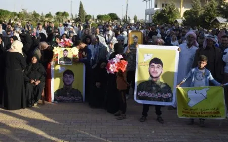 أهالي الحسكة يودعون جثمان مقاتل قسد علي الخلف بمراسم مهيبة