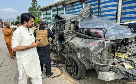 مقتل أربعة مسؤولين باكستانيين في انفجار تبنّاه داعش