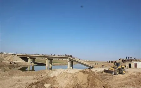 بلدية تل تمر تنشئ طريقاً بديلاً بعد انهيار جسر حيوي على طريق (M4)