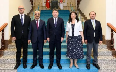 وفد إمرالي يؤكد أهمية التأسيس القانوني للعملية السياسية