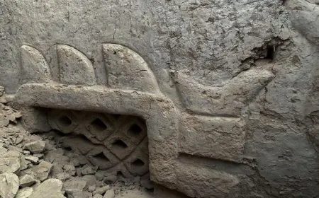 العثور على جدارية عمرها 3 آلاف عام في بيرو