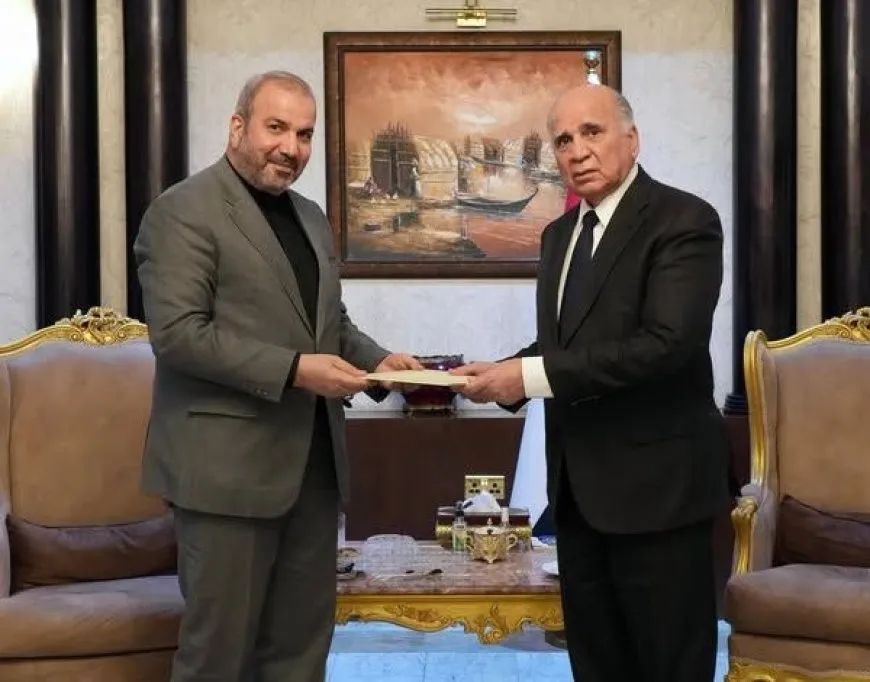 وزير الخارجية العراقي يتسلم رسالة خطية من نظيره الإيراني