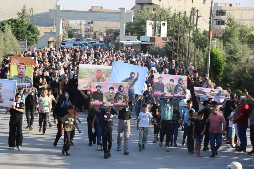 مدينة قامشلو تودع المقاتل في قوات سوريا الديمقراطية الشهيد عكيد تكوشر