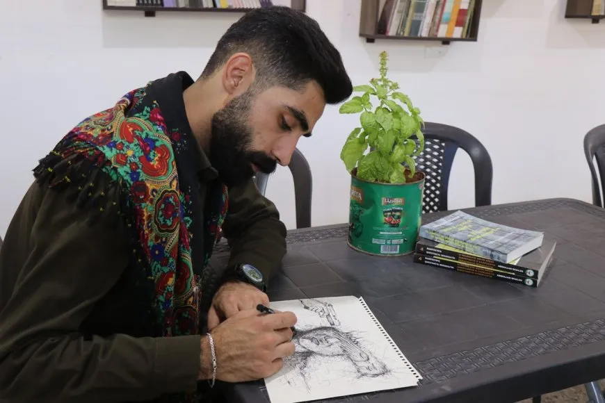 خيالٌ وخطوطٌ وظلال.. رسّامٌ شاب يتفنن في إبراز القضية والهوية الكُردية