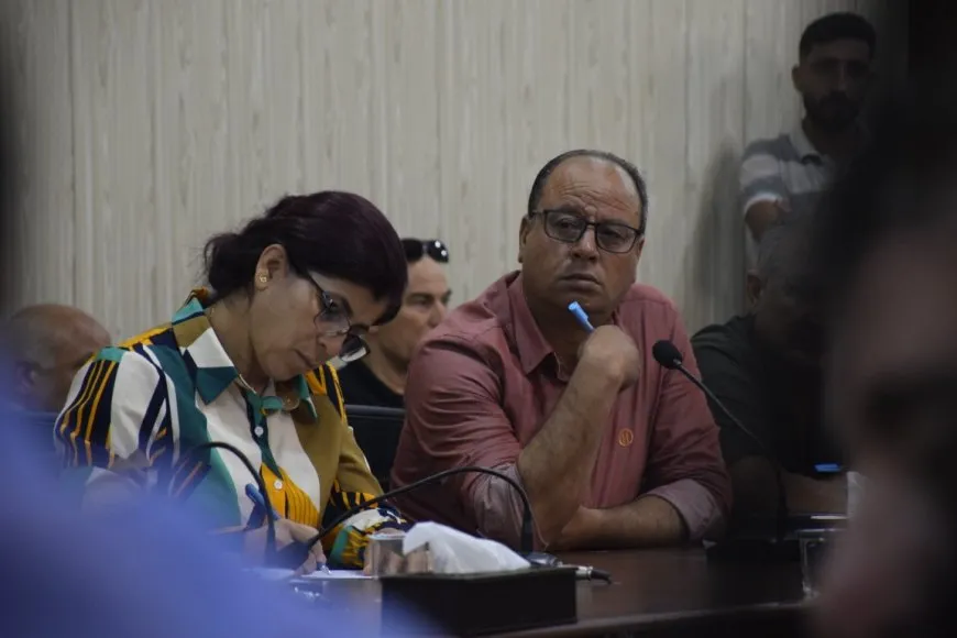 جلسة حوارية تركز على أهمية اللامركزية والسلم الأهلي