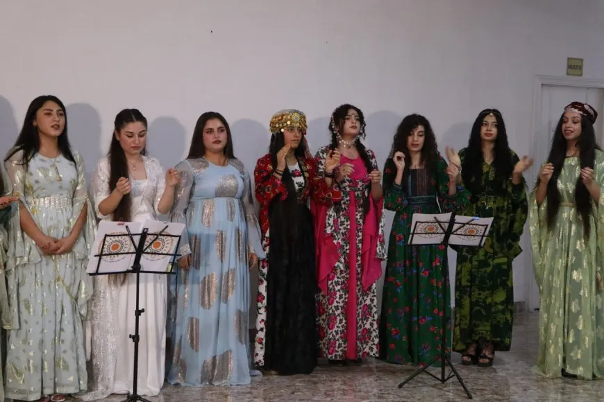 المعهد العالي للفنون للهلال الذهبي يكرّم طالباته عبر حفلة فنية