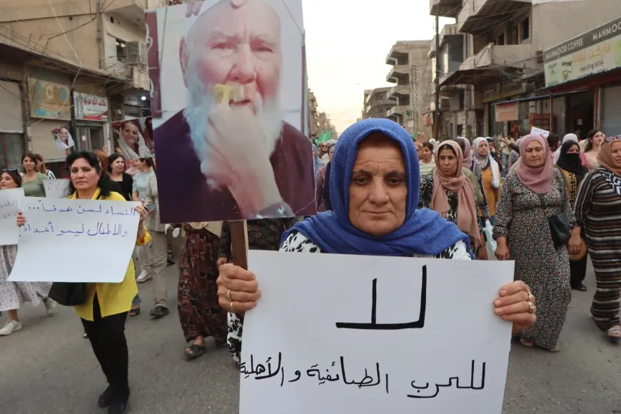 مظاهرة نسائية في قامشلو تندد بالمجازر ضد الدروز في السويداء