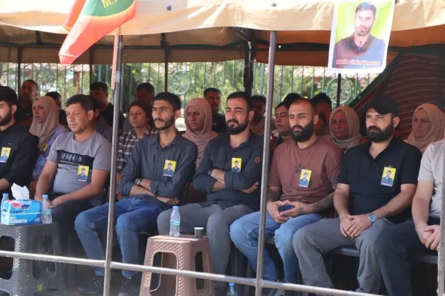 تقديم واجب العزاء لذوي مقاتل قسد جكر باشكاله