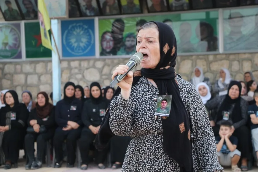 الآلاف من أهالي حلب يشيعون جثمان الشهيد قهرمان بلبل