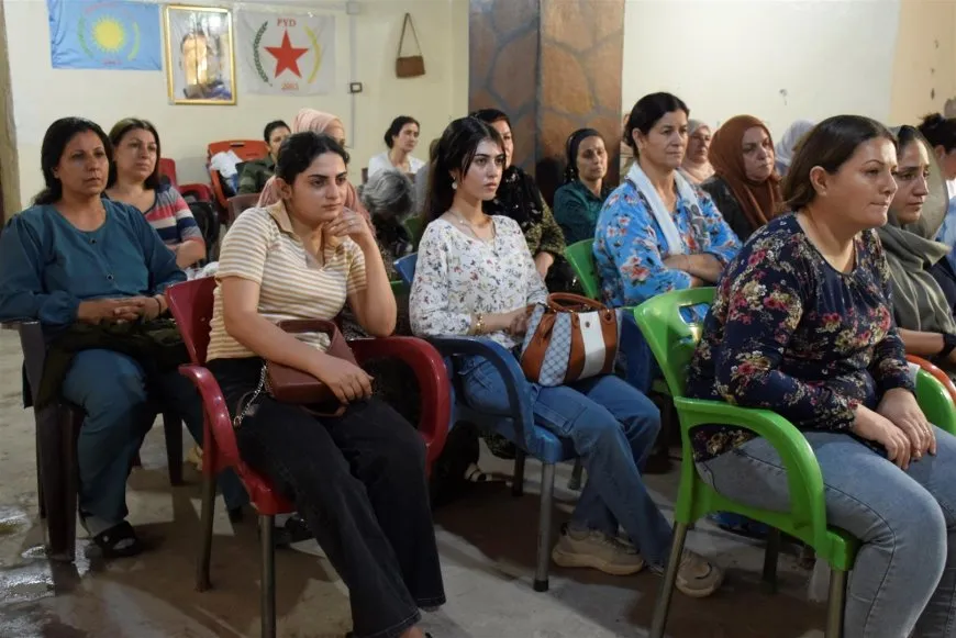 مؤتمر ستار في الدرباسية يناقش مع النساء نظام عمل الكومينات